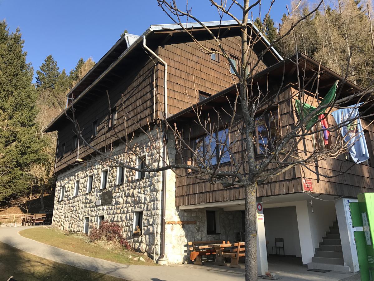 Valvasorjev Dom Hotel Zirovnica Zewnętrze zdjęcie